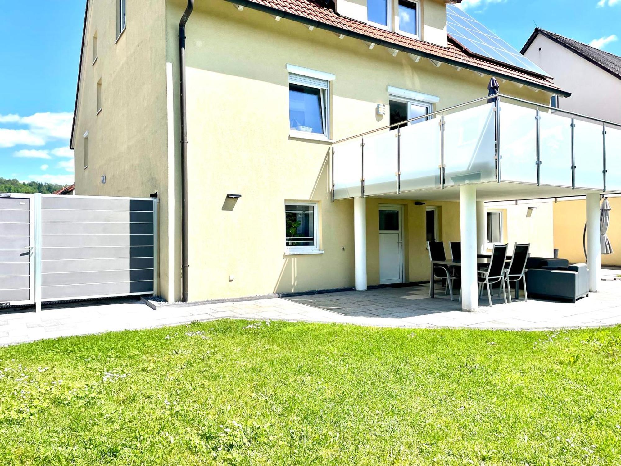 Stilvolles Designappartment Mit Terasse & Garten Im Idylischem Bindlach Exterior foto