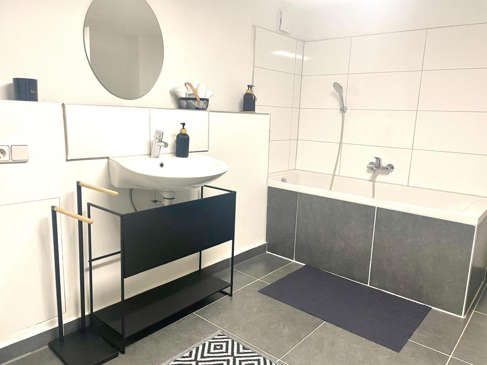Stilvolles Designappartment Mit Terasse & Garten Im Idylischem Bindlach Exterior foto